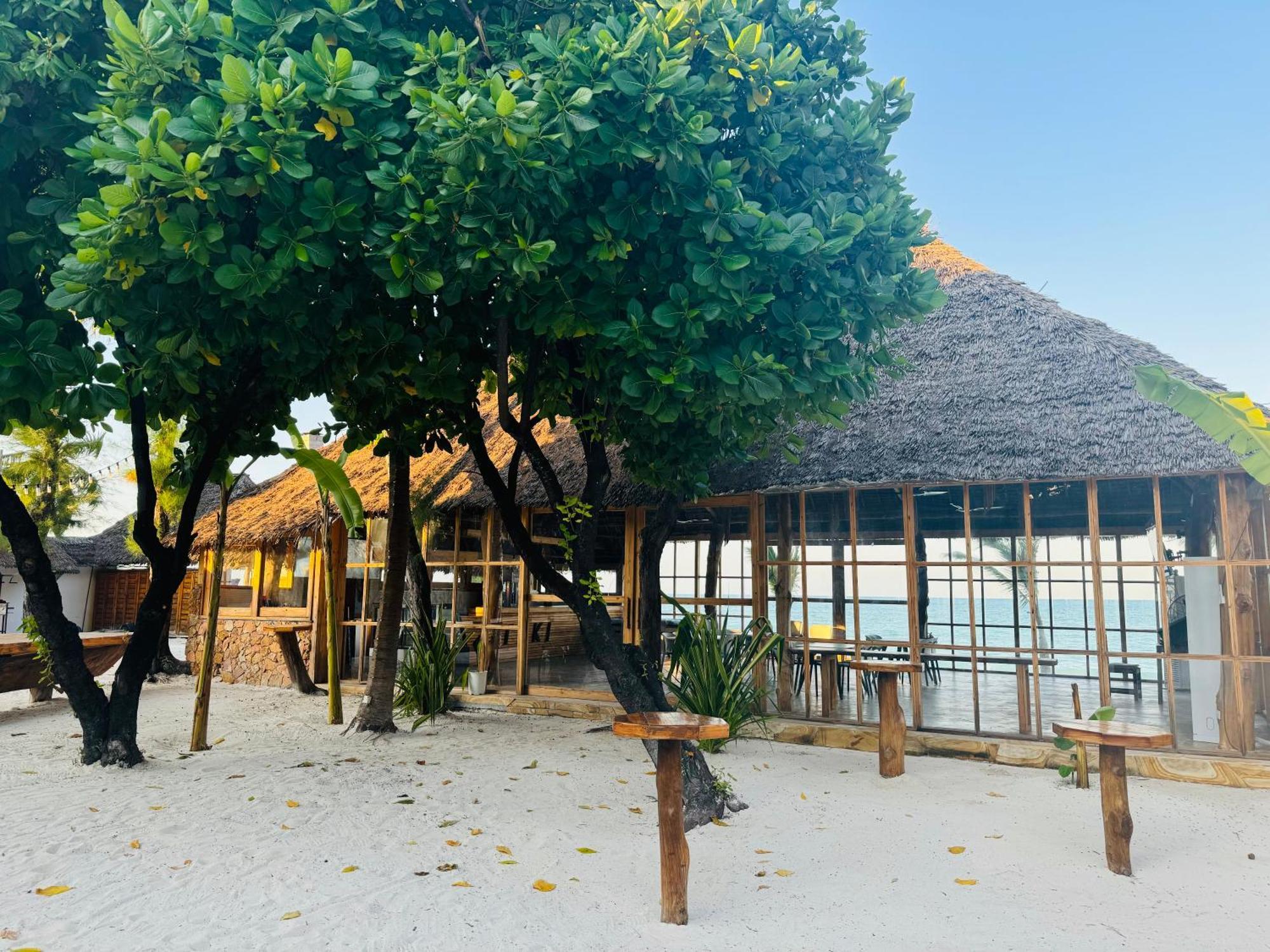 Tiki Beach Club & Resort (Adults Only) Bwejuu Eksteriør billede