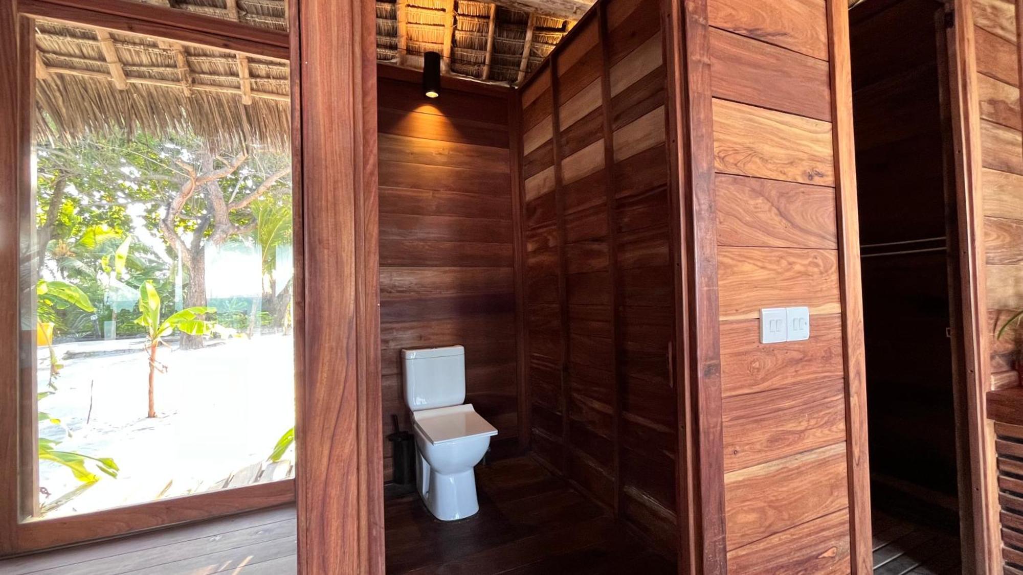 Tiki Beach Club & Resort (Adults Only) Bwejuu Eksteriør billede