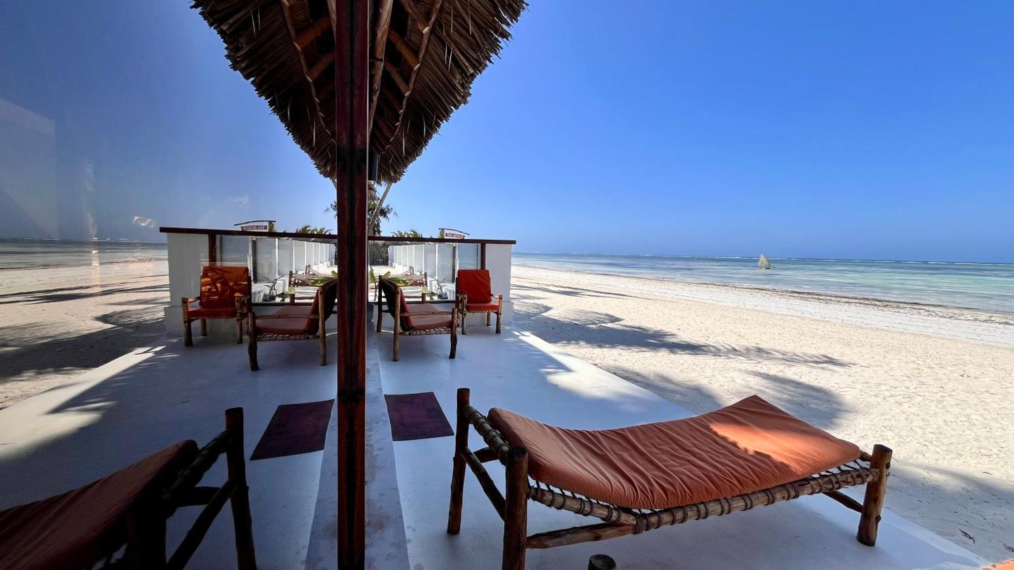 Tiki Beach Club & Resort (Adults Only) Bwejuu Eksteriør billede