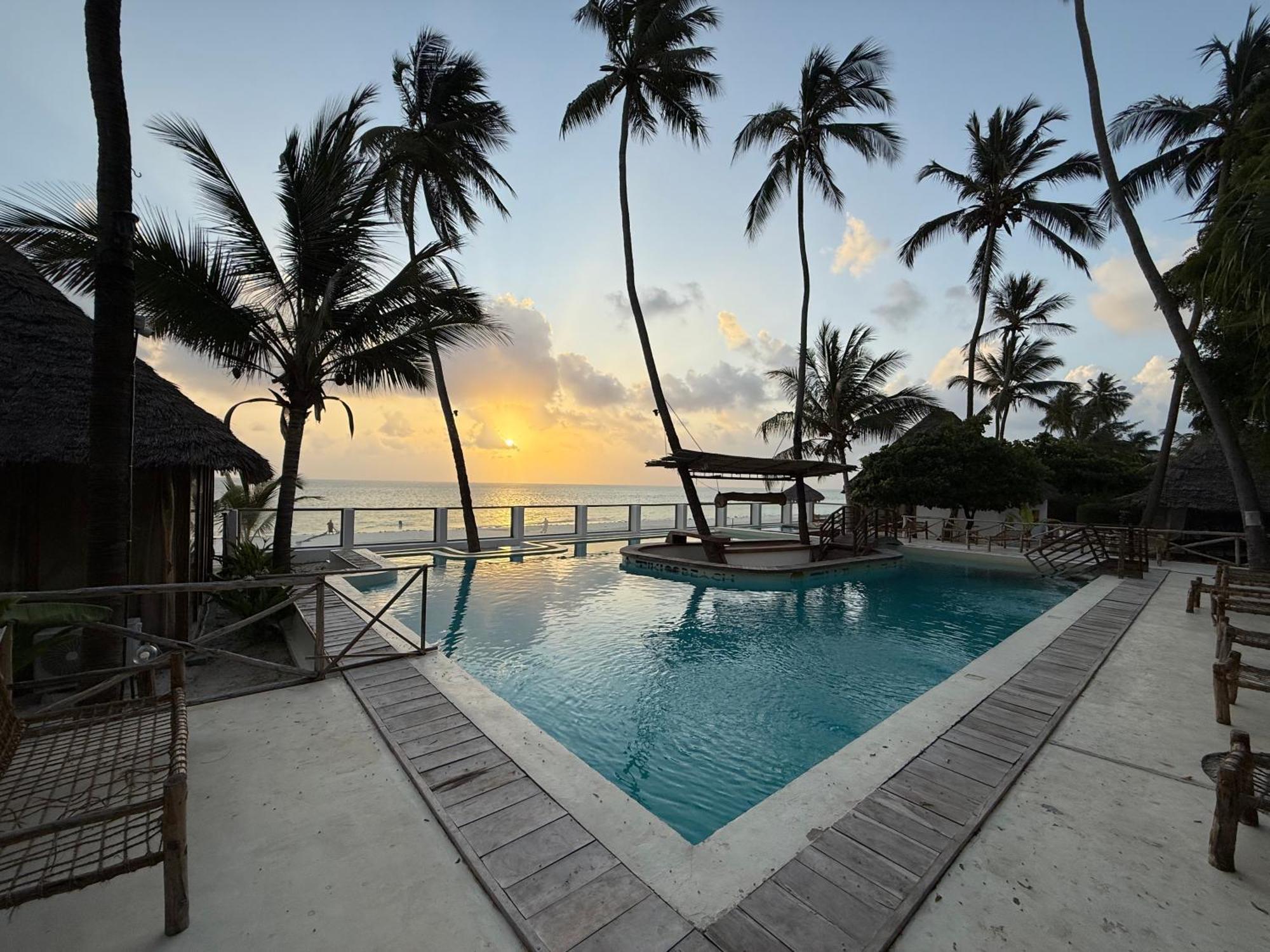 Tiki Beach Club & Resort (Adults Only) Bwejuu Eksteriør billede